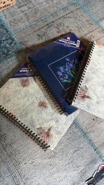 3 fotoboeken beschikbaar voor biedingen
