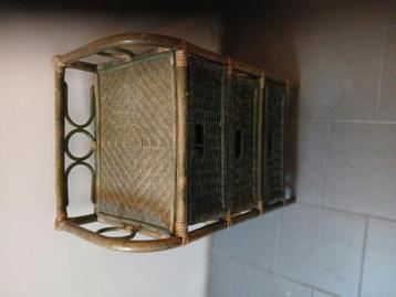Rotan bamboo ladekast, Enlèvement