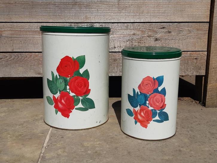 2 boites en métal Tomado vintage 1960 made in Holland, roses, Collections, Boîte en métal, Utilisé, Autre, Autres marques, Enlèvement ou Envoi