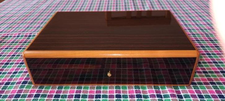 Dupont sigaarhumidor, Verzamelen, Rookartikelen, Aanstekers en Luciferdoosjes, Zo goed als nieuw, Ophalen of Verzenden