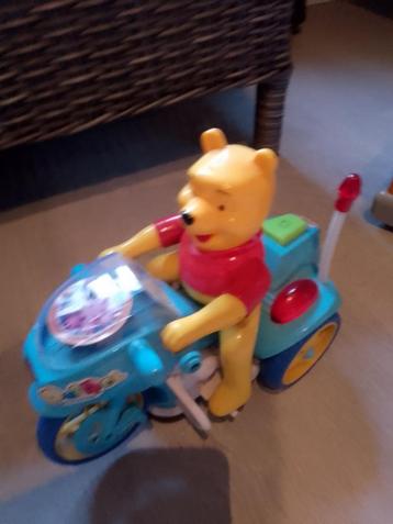 winnie de poeh op moto beschikbaar voor biedingen
