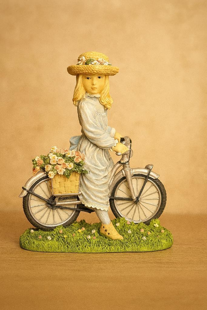 Porseleinen beeldje “The Bicycle Ride” – Christine Haworth, Antiek en Kunst, Antiek | Porselein, Ophalen