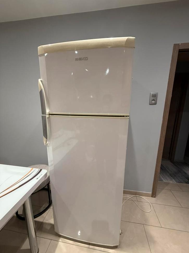 Koelkast BEKO, Elektronische apparatuur, Koelkasten en IJskasten, Gebruikt, Met vriesvak, Ophalen