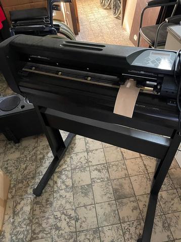 SummaCut D60R snijplotter met software en rolhouder beschikbaar voor biedingen