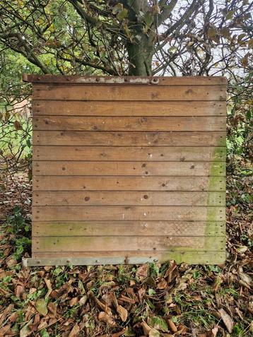 Bovenluik van staldeur beschikbaar voor biedingen