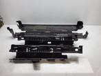 RADIATEURBALK BMW 3 serie Touring (G21) (01-2019/07-2020), Gebruikt, BMW