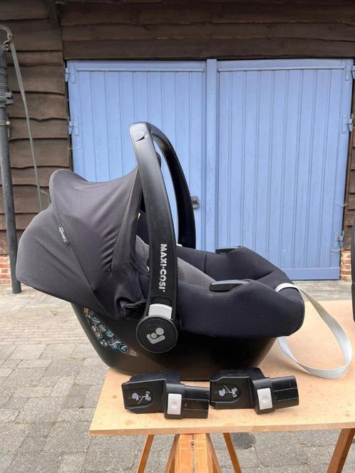 Maxi-Cosi CabrioFix i-Size Baby Autostoel met ISOFIX base, Kinderen en Baby's, Autostoeltjes, Zo goed als nieuw, Maxi-Cosi, 0 t/m 10 kg