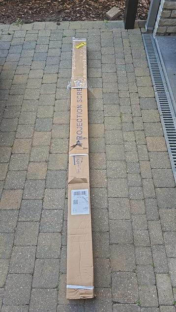Manueel Projectiescherm 92" (16:9) beschikbaar voor biedingen