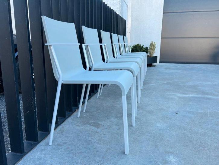 Vitra Van Severen .03 grijze stoelen, 30X, Huis en Inrichting, Stoelen, Zo goed als nieuw, Vijf, Zes of meer stoelen, Metaal, Grijs