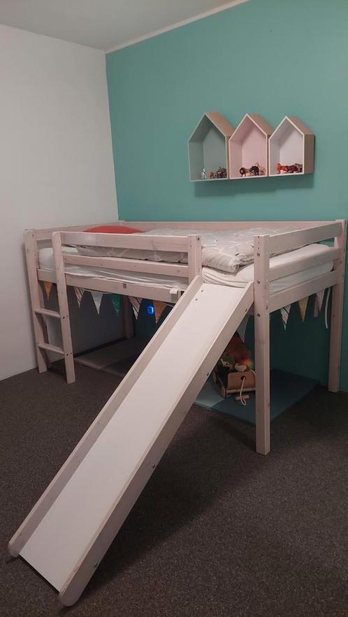 Bed met glijbaan. Glijbaanbed hoogslaper  90x200, Kinderen en Baby's, Kinderkamer | Stapelbedden en Hoogslapers, Gebruikt, Hoogslaper