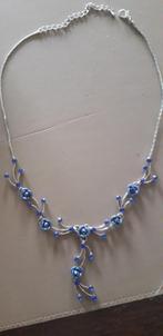 NIEUWE PRIJS Zilverkleurige hanger blauwe roosjes+bolletjes, Overige materialen, Met kristal, Nieuw, Ophalen of Verzenden
