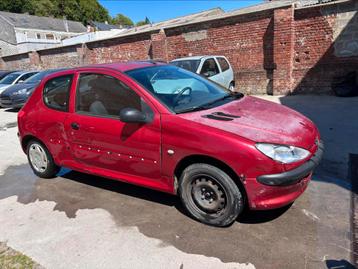 Peugeot 206 /1.4 benzine/2001/189000km beschikbaar voor biedingen