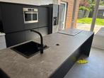 Moderne greeploze matzwarte eilandkeuken GEDEMONTEERD