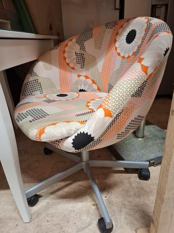 Chaise fauteuil bureau roulettes tendance beschikbaar voor biedingen