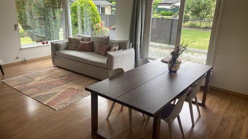 IKEA Eettafel - Eikenfineer, bruin gelazuurd (220 x 100 cm), Huis en Inrichting, Tafels | Eettafels, Zo goed als nieuw, 50 tot 100 cm