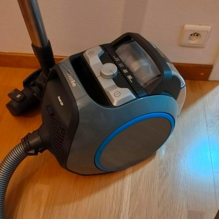 Miele Bosst Cx1 Zonder zak, Elektronische apparatuur, Stofzuigers, Zo goed als nieuw, Stofzuiger, Ophalen of Verzenden
