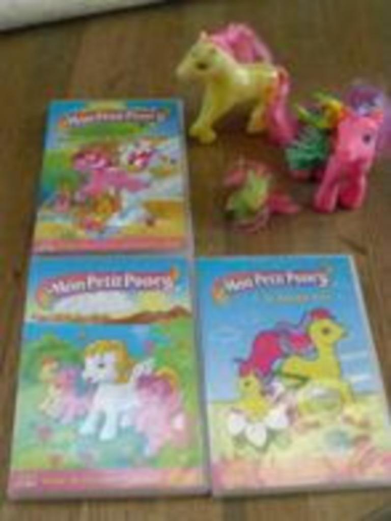 Lot de 3 dvd petits poneys + 4 figurines cadeau, Enlèvement ou Envoi, Utilisé