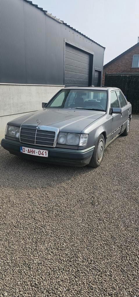 Mercedes E230 w124, Auto's, Mercedes-Benz, Particulier, E-Klasse, Benzine, Berline, 4 deurs, Automaat, Zilver of Grijs, Grijs