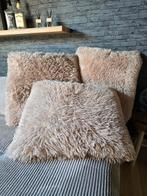 Fluffy sierkussens 60/60 Beige, Huis en Inrichting, Ophalen, Zo goed als nieuw, Beige