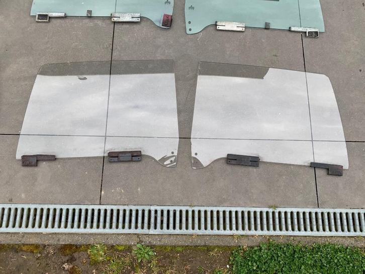 2 zijruiten GOLF MK1 Cabriolet., Auto-onderdelen, Ruiten en Toebehoren, Volkswagen, Gebruikt, Ophalen