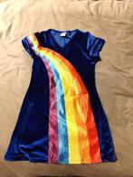 verkleedkleed K3 regenboogkleedje maat 134, Kinderen en Baby's, Carnavalskleding en Verkleedspullen, Meisje, Zo goed als nieuw