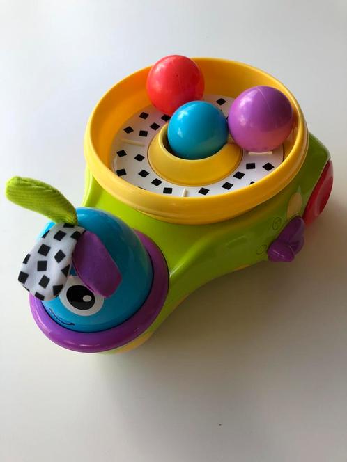Rondrijdende slak met opwerpende balletjes en muziek, Kinderen en Baby's, Speelgoed | Babyspeelgoed, Ophalen of Verzenden