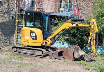 A vendre mini pelle caterpillar 3.5t beschikbaar voor biedingen