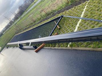 Vrijdragende schuifpoort  beschikbaar voor biedingen