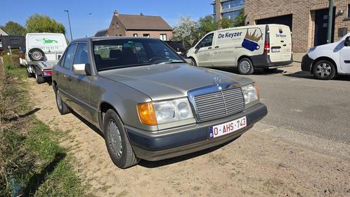 Mercedes 250 d 129000 km origineel!!, Auto's, Mercedes-Benz, Bedrijf, E-Klasse, Diesel, Ophalen