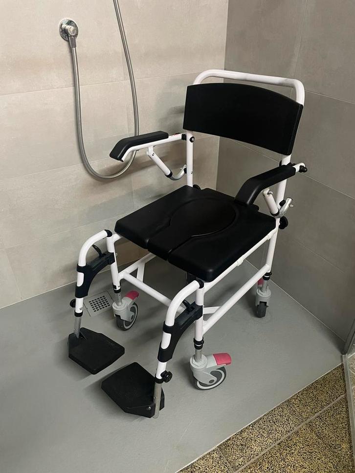 Verrijdbare douche-toiletstoel, Divers, Chaises roulantes, Comme neuf, Enlèvement