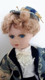 Porseleinen pop Amelia Bleu Bonheur Promenade collectie, Verzamelen, Poppen, Nieuw, Ophalen of Verzenden, Pop