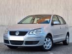 Traduction en cours..., Auto's, Automaat, Radio, Bedrijf, Berline
