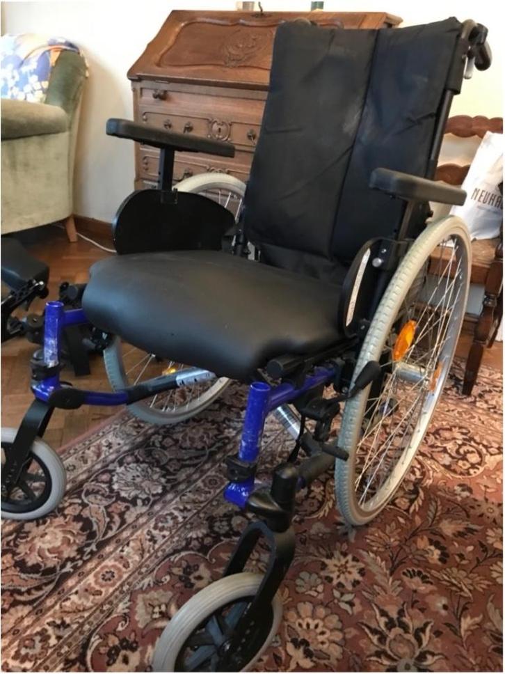 Chaise roulante et ses accessoires, Diversen, Rolstoelen, Gebruikt, Duwrolstoel, Inklapbaar, Ophalen