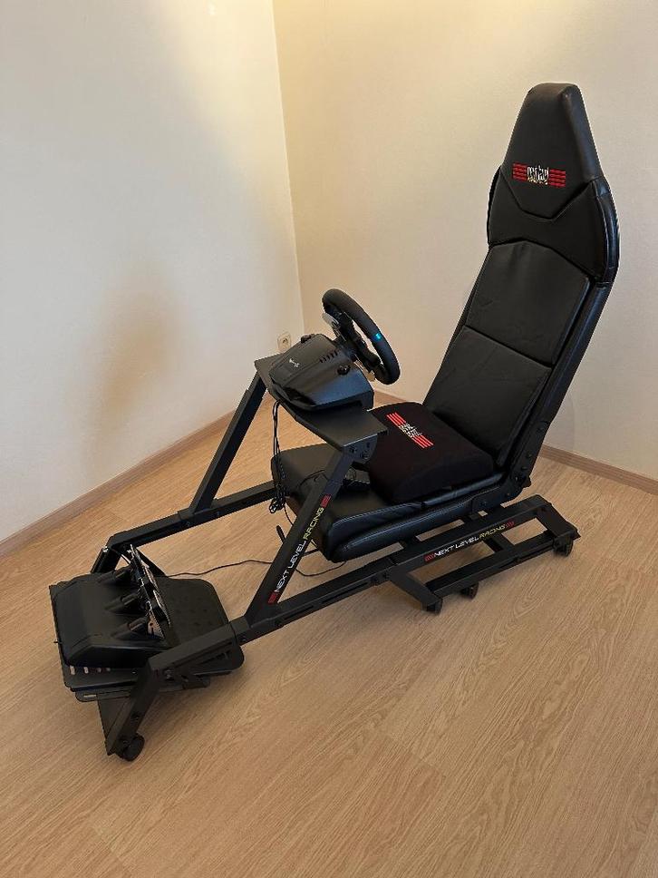 Playstation stuur en stoel, Games en Spelcomputers, Spelcomputers | Sony Consoles | Accessoires, Zo goed als nieuw, PlayStation 5