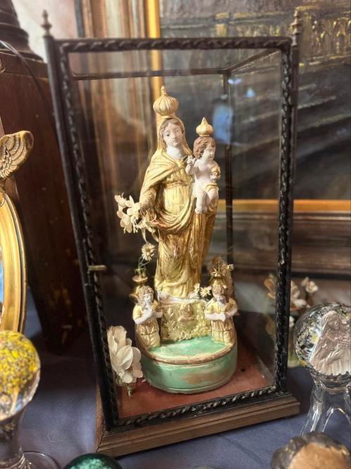 Maagd Maria in glazen kastje, Antiek en Kunst, Antiek | Religieuze voorwerpen, Ophalen