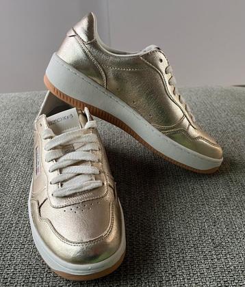 Skechers Sport Court 2.0 – Much Metallic Gold, Neuf, Skechers, Enlèvement ou Envoi, Autres couleurs
