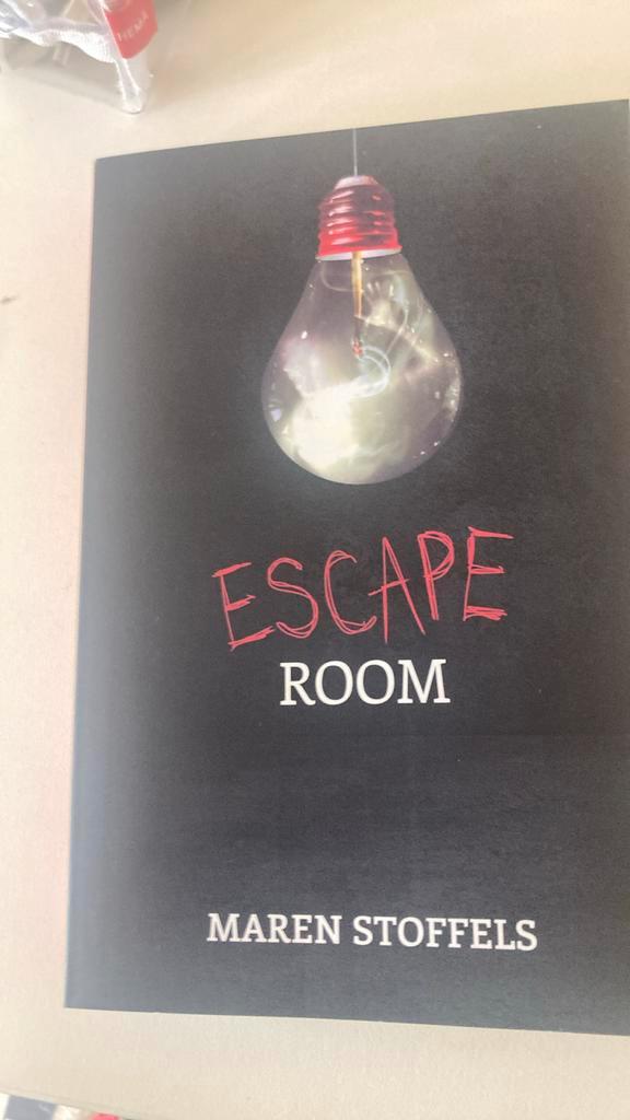 Maren Stoffels - Escape Room, Boeken, Kinderboeken | Jeugd | 13 jaar en ouder, Zo goed als nieuw, Ophalen