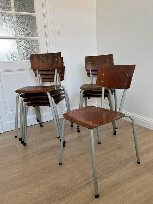 Vintage schoolstoelen, Huis en Inrichting, Stoelen, Zo goed als nieuw, Twee, Hout, Ophalen