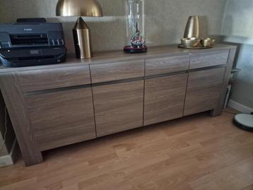 dressoir beschikbaar voor biedingen
