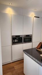 3 DELIG KEUKEN MET KOOKEILAND + BORETTI FORNUIS, Ophalen, Wit, Graniet of Steen, Dubbelwandige keuken