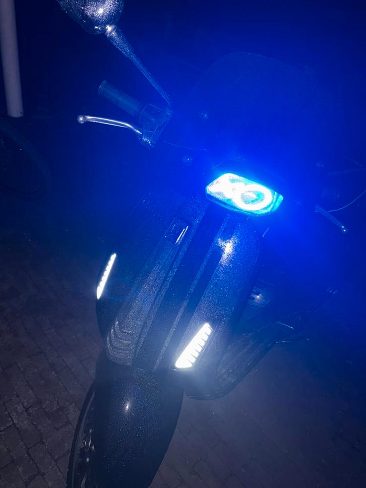 Vespa sprint, Fietsen en Brommers, Scooters | Vespa, Zo goed als nieuw, Overige modellen, Klasse B (45 km/u), Benzine, Ophalen of Verzenden