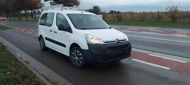 Citroen Berlingo 1.6 Essence - 28000 km - Euro 6, Autos, Citroën, Particulier, Berlingo, Essence, Euro 6, MPV ou Monospace, 6 portes