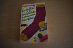 Roman - Le secret de la manufacture de chaussettes inusables, Ophalen of Verzenden, Zo goed als nieuw