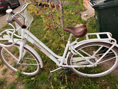 Witte damesfiets Giant triple x Hollands model, Fietsen en Brommers, Fietsen | Dames | Damesfietsen, Gebruikt, Giant, Versnellingen