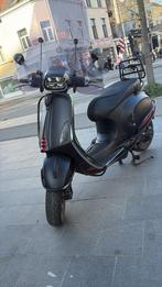 Vespa sprint 2021 full option, Ophalen, Gebruikt