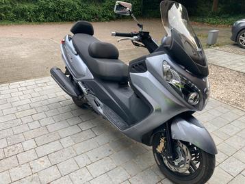 Maxisym te koop 400i met 410 kms beschikbaar voor biedingen