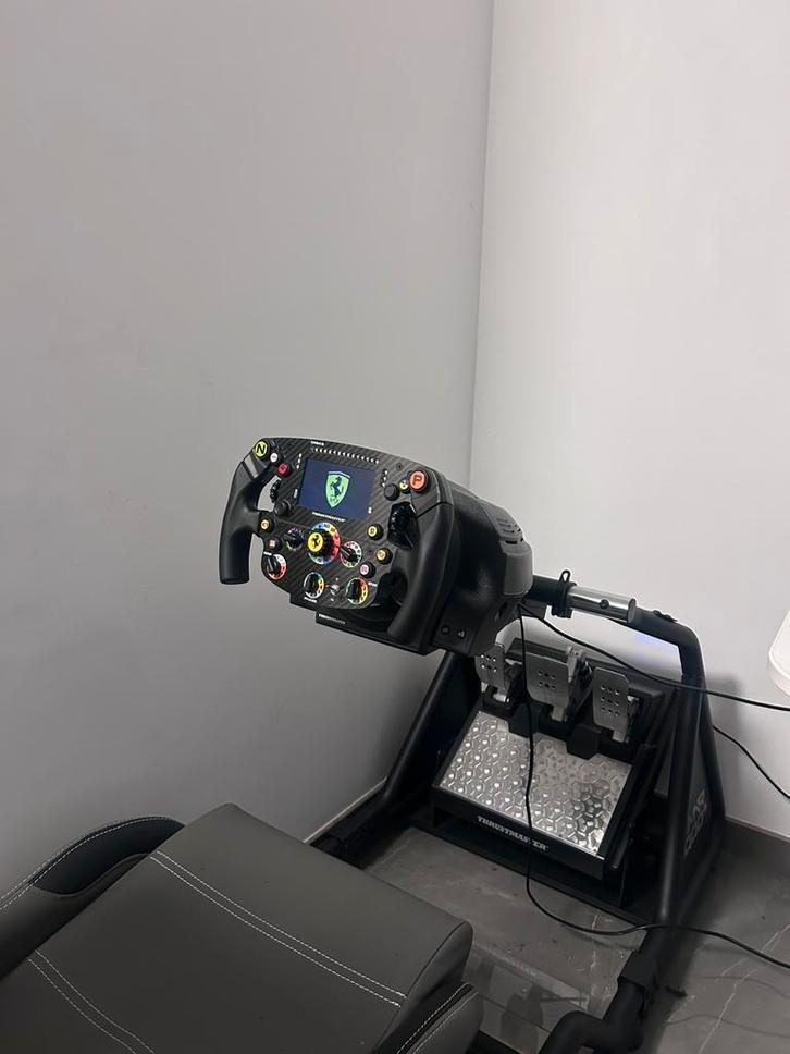 Setup sim racing, Consoles de jeu & Jeux vidéo, Consoles de jeu | Xbox | Accessoires, Utilisé, Volant ou Accessoire de sport, Enlèvement