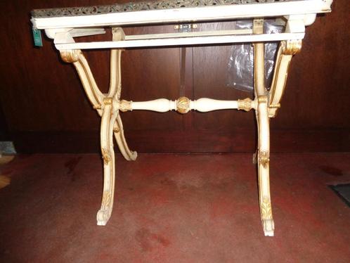 *Belle table ancienne (19e siècle) avec garniture en bronze, Maison & Meubles, Tables | Tables d'appoint, Enlèvement ou Envoi