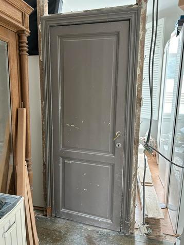 Porte maison de maitre 218x83 beschikbaar voor biedingen