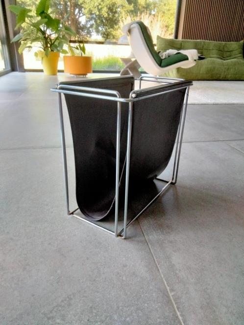 1970s vintage design magazine houder Max Sauze Isocele, Huis en Inrichting, Woonaccessoires | Krantenbakken en Lectuurbakken, Gebruikt